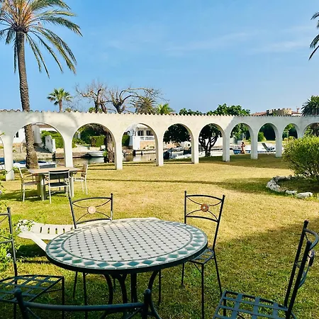 Piso Acogedor Con Jardin En El Canal * Empuriabrava
